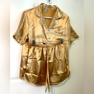 Golden, light and silky PJ SET